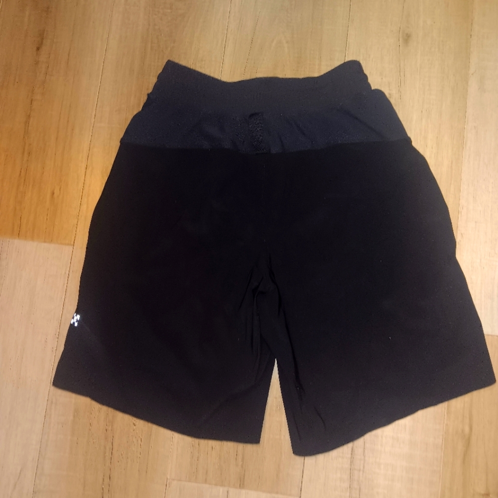 Men Lululemon shorts